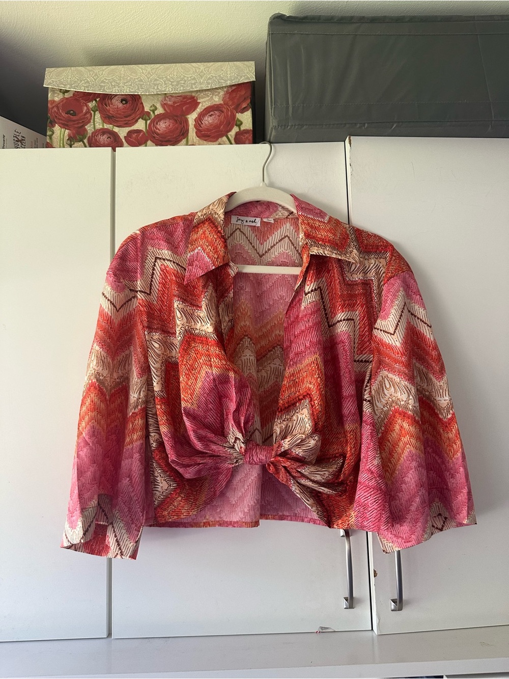 đș Joy & Ash Pink Orange Abstract Tie Front Crop Top Size Large Boho